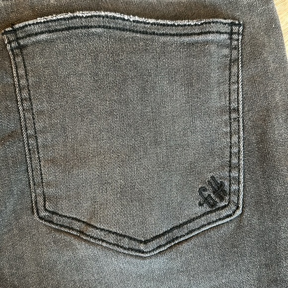 NWT Matilda Jane Good Hart charcoal jeans with minor distressing - Picture 6 of 8